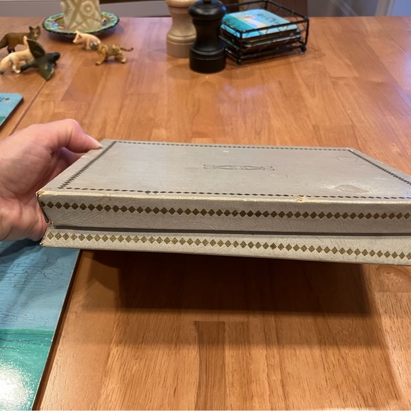 Vendome vintage triple strand crystal necklace & earrings with box - Picture 14 of 14